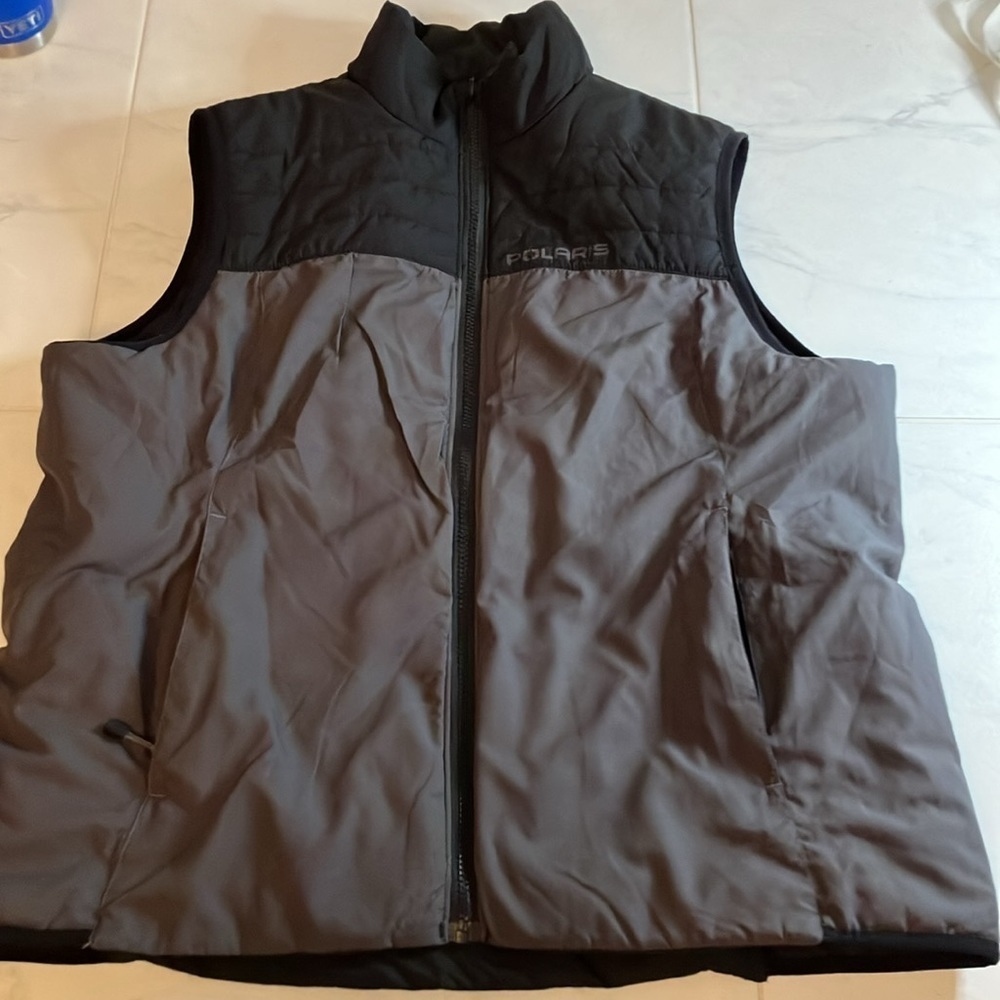 Polaris black grey reversible revolve vest. New with tag!